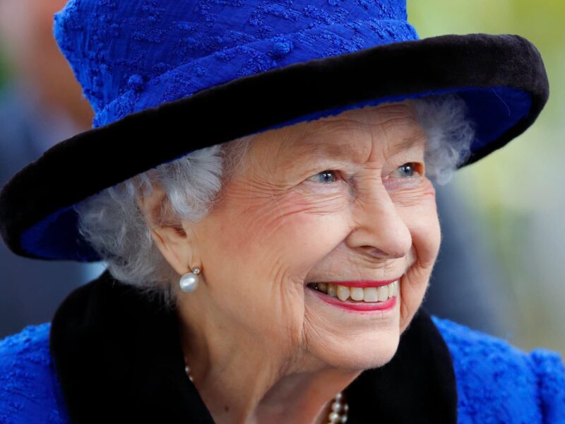 1800x1200 queen elizabeth 2021 alt