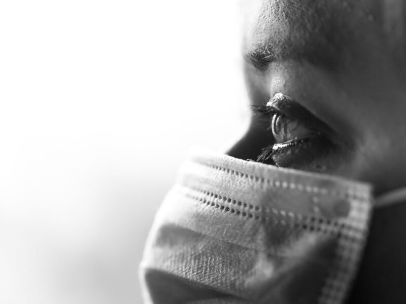 1800x1200 woman mask black and white