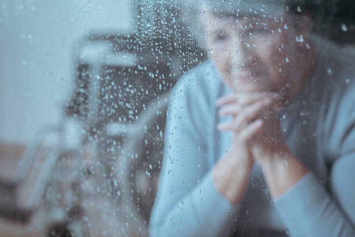 Do thunderstorms worsen asthma and COPD symptoms? 7 older woman at rainy window